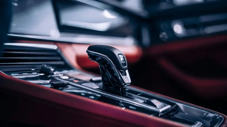 Câmbio automático dentro do carro