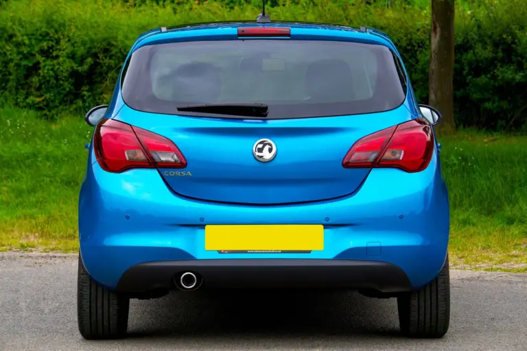 Fiat Mobi e Renault Kwid, hatches compactos de entrada
